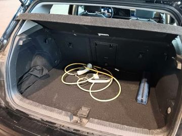 Volkswagen Golf - 8