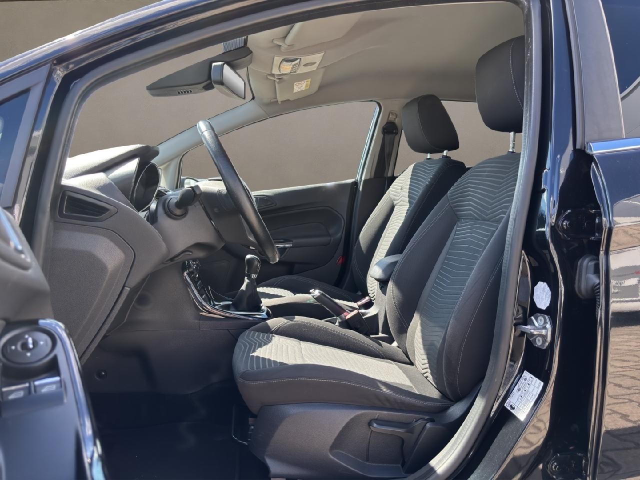 Fahrzeugabbildung Ford Fiesta Titanium