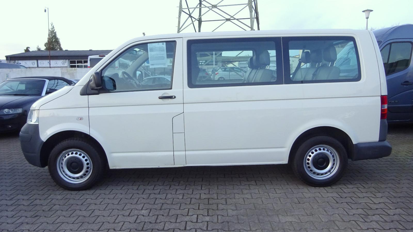 Volkswagen T5 Transporter Kombi 9 Sitzer