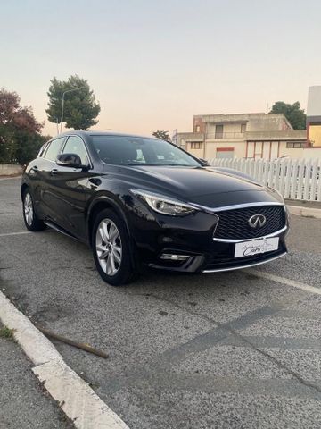 Infiniti Q30 1.5 diesel Sport