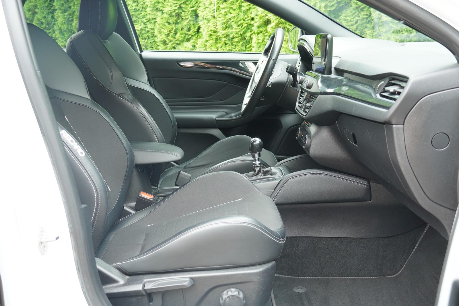 Ford Focus Turnier 2.3 EcoBoost ST LED Navi DAB PDC