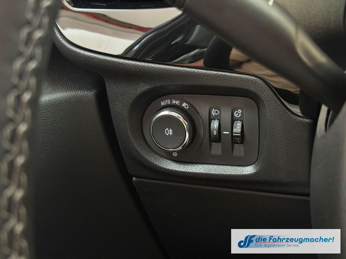 Fahrzeugabbildung Opel Corsa-e F e Edition Digitales Cockpit LED Apple