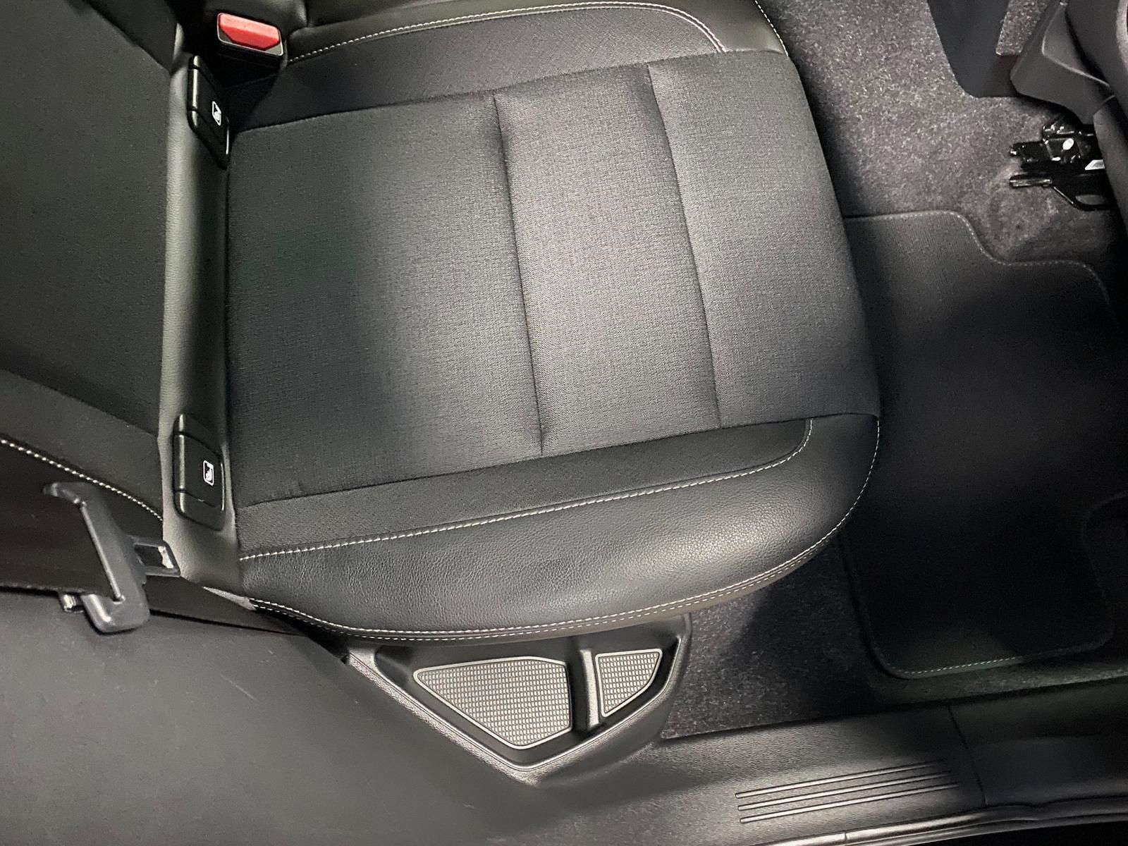 Fahrzeugabbildung Volvo XC40 KLIMA+RFK+PDC+NAVI+SITZHEIZ+4x4+AHK+ALU+LED