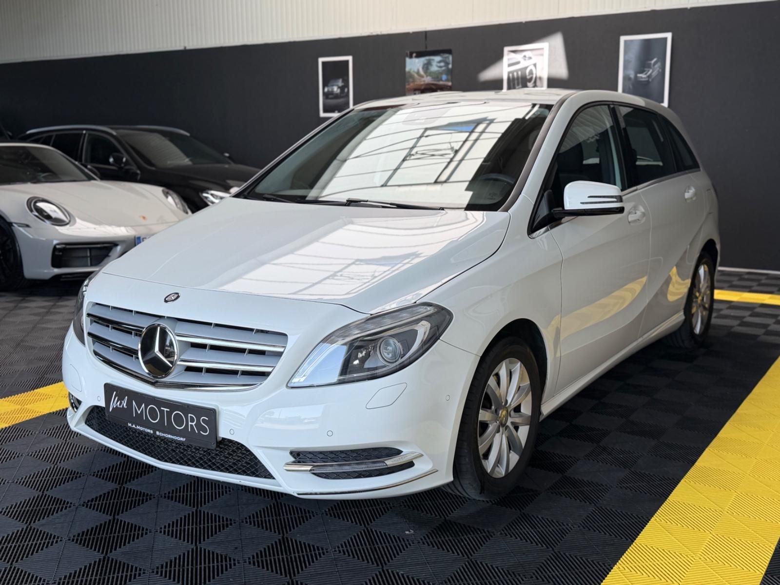 Mercedes-Benz B220 4Matic/KAMERA/ILS/TOTWI/