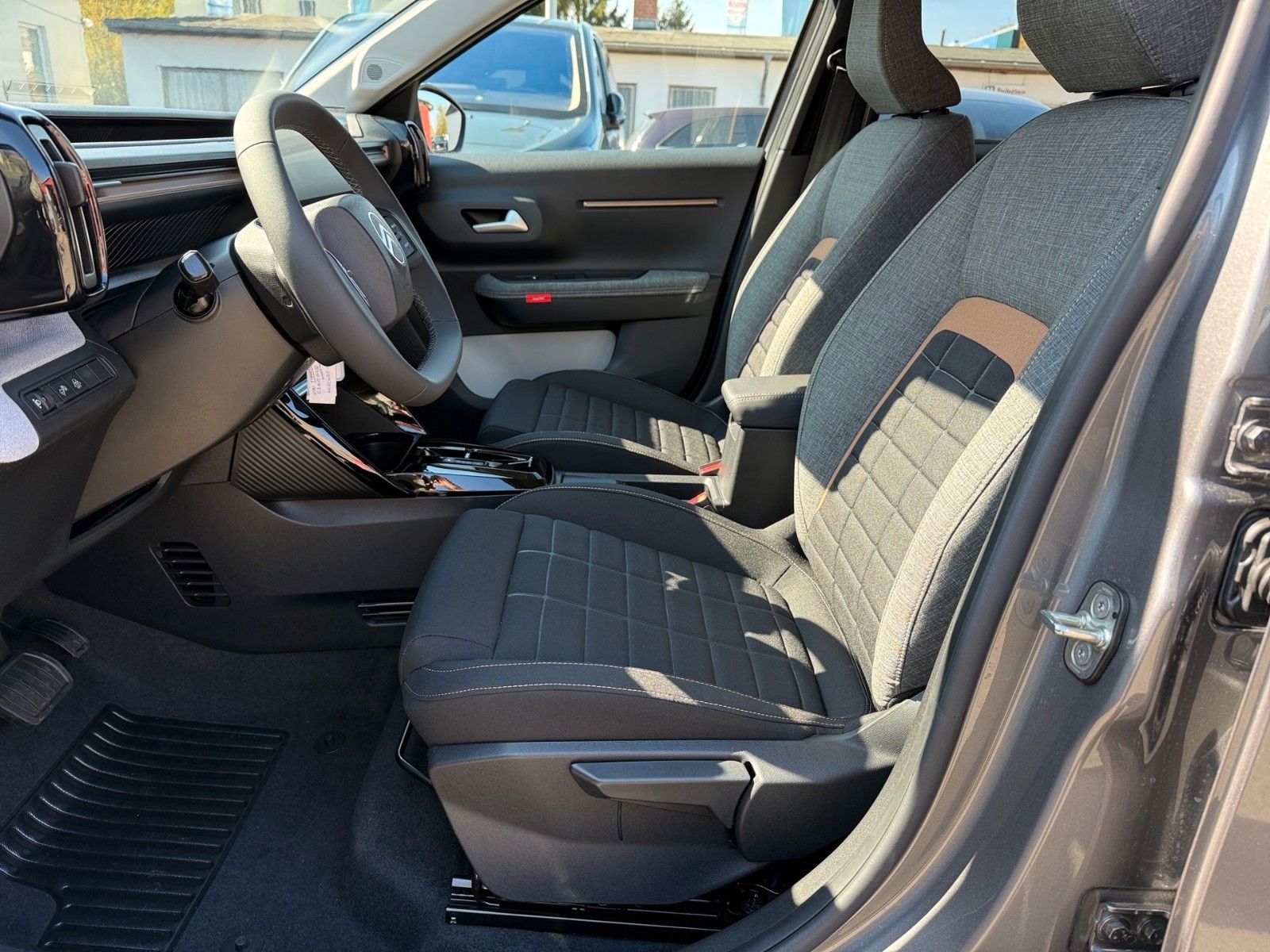 Fahrzeugabbildung Citroën C3 Aircross Hybrid 145 PLUS*Ganzjahresreifen