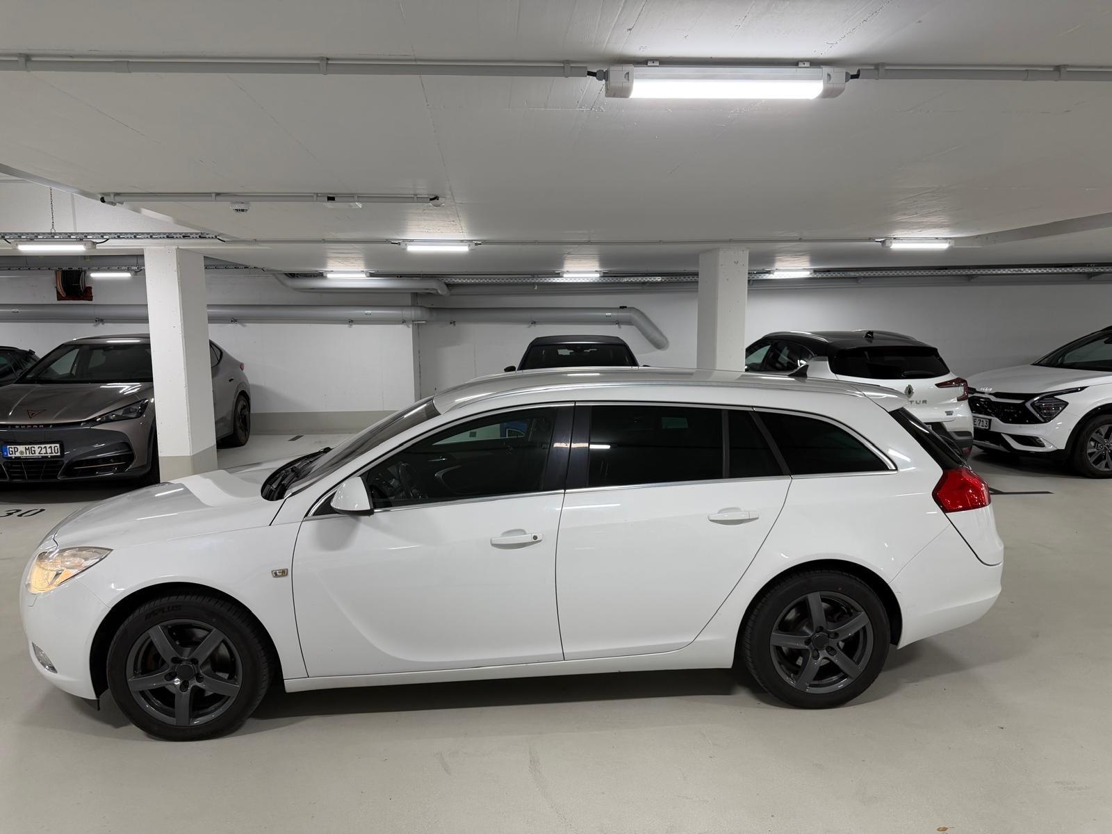 Opel Insignia Eco CDI 2.0 Standheizung + Top Zustand 