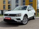 Volkswagen Tiguan  BMT/ 4Motion/Panorama/Automatik/Garantie - Volkswagen Tiguan: Vollleder