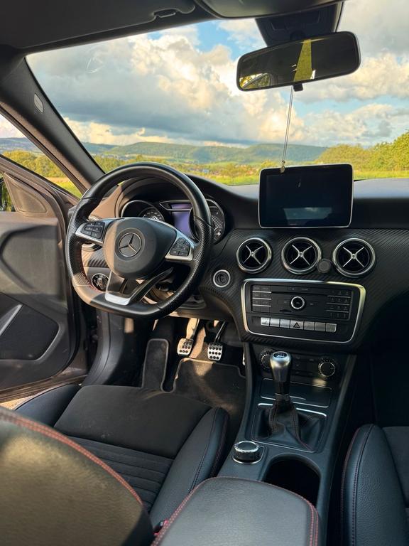 Mercedes-Benz A 180