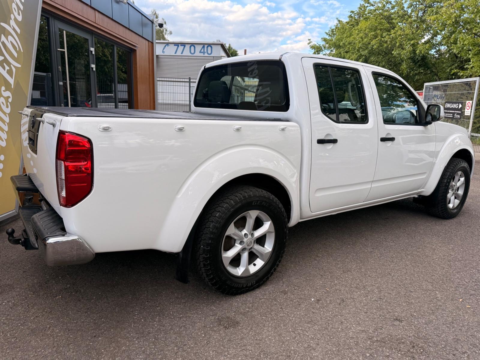 NISSAN NAVARA 2.5 dCi 190ch 4x4 - DOUBLE CAB - ATTELAGE - CLIM BIZONE - SIÈGES CHAUFFANTS
