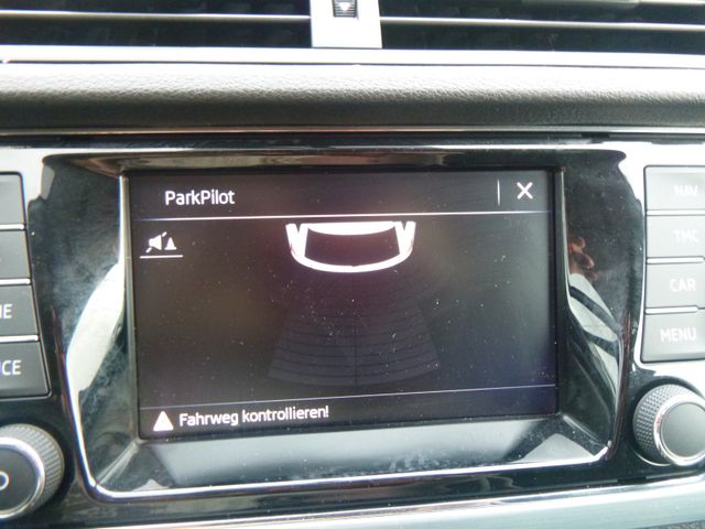 Fahrzeugabbildung Skoda Fabia 1,0 TSI Kombi >NAVI/Einparh/SmartLink<