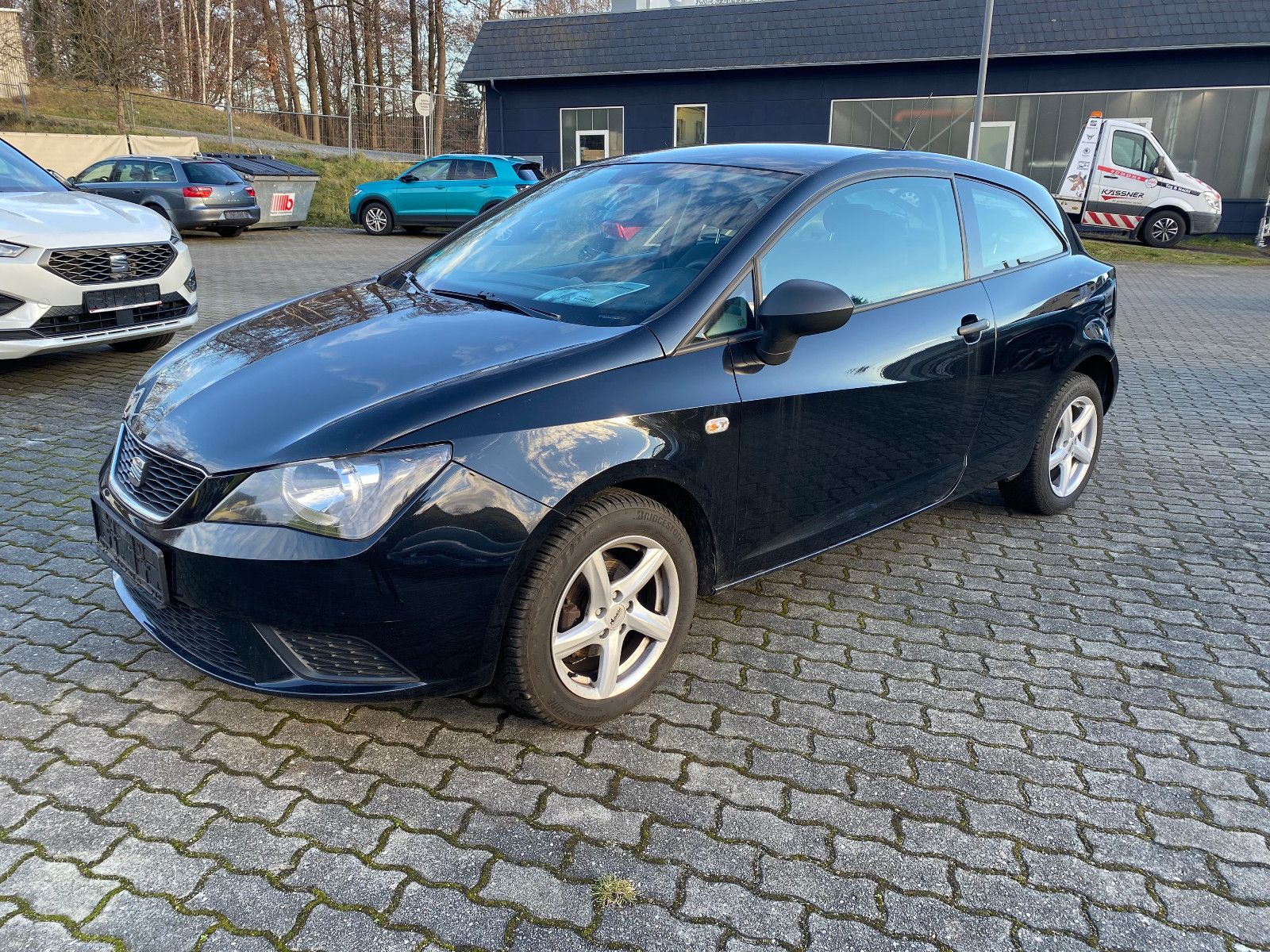 Fahrzeugabbildung SEAT Ibiza SC 1,4 16V Cool&Sound Salsa