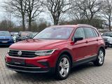 Volkswagen Tiguan 1.5 TSI Active °HUP°AHK°R-KAMERA°VC° - Volkswagen Tiguan mit Benzin-Antrieb: Rot, Beheizbare Frontscheibe