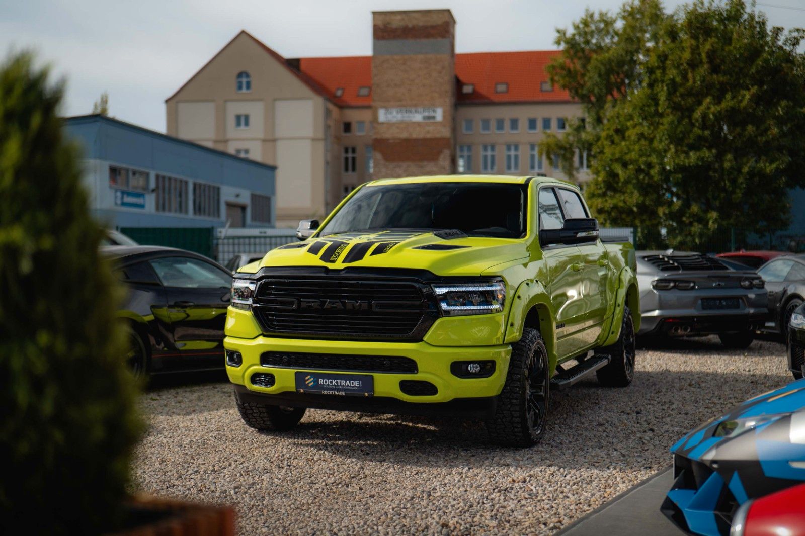 Fahrzeugabbildung Dodge RAM 5.7 V8 4x4 OFFROAD ACID YELLOW Edition LED