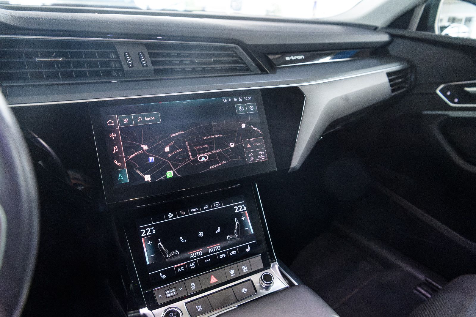 Fahrzeugabbildung Audi e-tron 50 quattro LED+NAVI+SZH+RFK