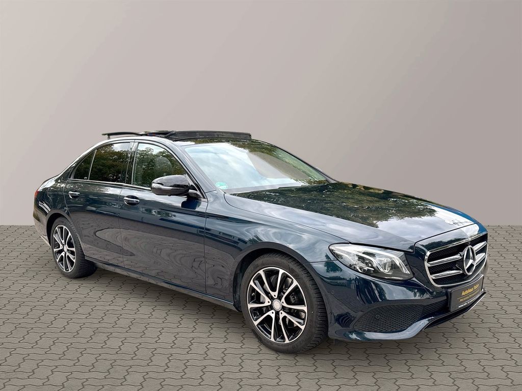 Image of Mercedes-Benz E 220