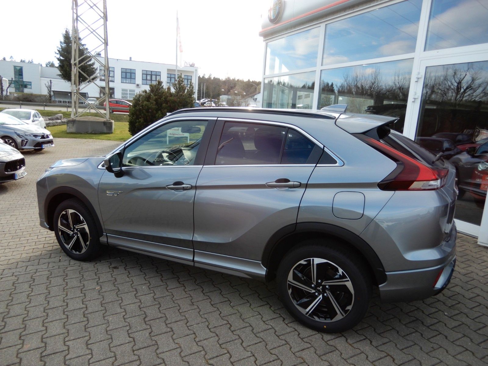 Fahrzeugabbildung Mitsubishi Eclipse Cross 2.4 PHEV SELECT 4WD Navi LED
