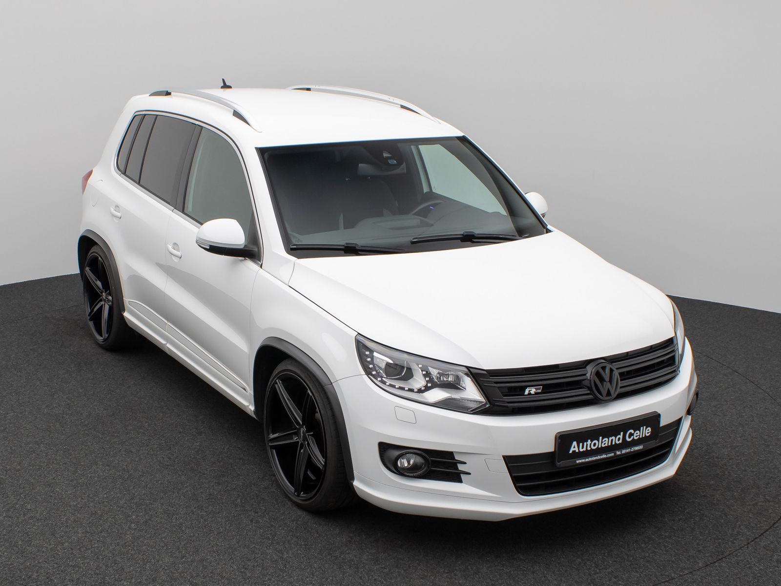 Fahrzeugabbildung Volkswagen Tiguan R-Line Xenon DAB Sitzhzg. AHK 8FACH