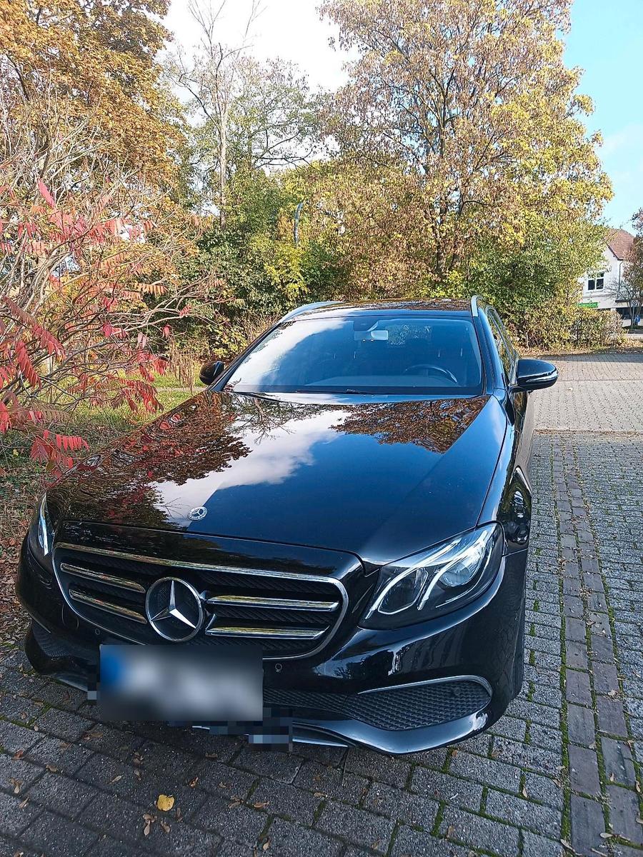 Mercedes-Benz E 220