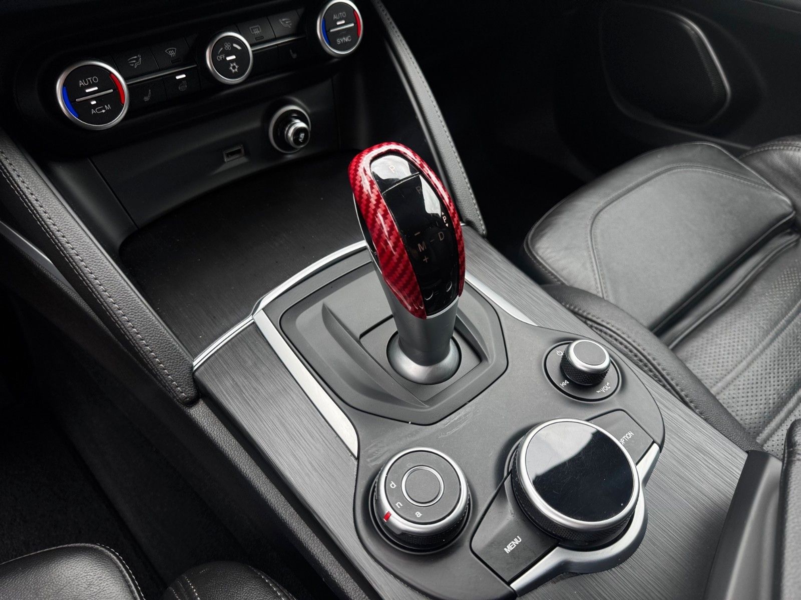 Fahrzeugabbildung Alfa Romeo Stelvio Super Q4 280PS AHK MEMORY NAVI SITZHEIZ.