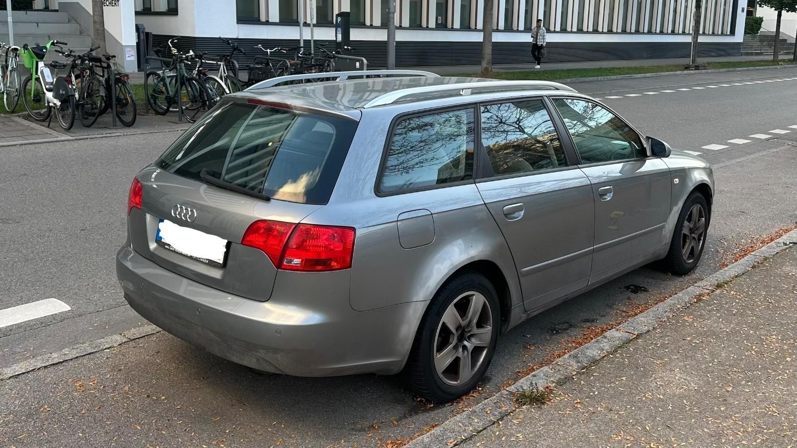 Audi A4 2006 — вигляд ззаду