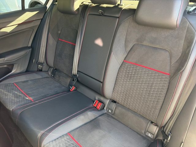 Fahrzeugabbildung Volkswagen Golf VIII 2.0 TSI GTI CLUBSPORT 45 LED-MATRIX R-