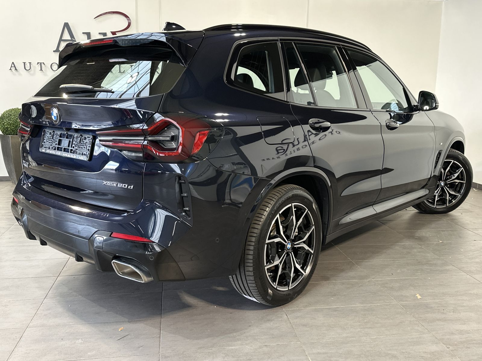 Fahrzeugabbildung BMW X3 xDrive20d M-Sport NAV+LED+HEAD-UP+ACC+19ZOLL