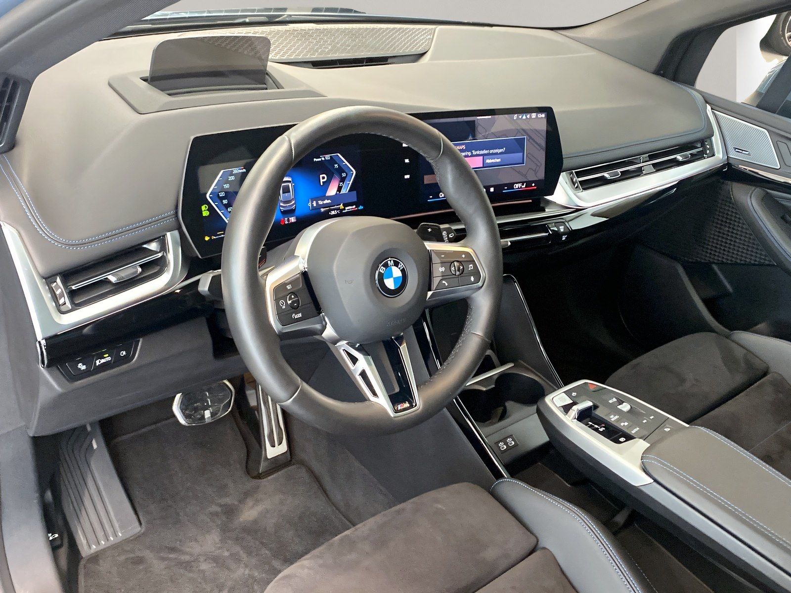 BMW 223 Active Tourer - Bild 4