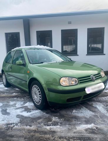 Volkswagen VOLKSWAGEN GOLF 4 1.6 SR/AUTOMATIK/TÜV:11/...