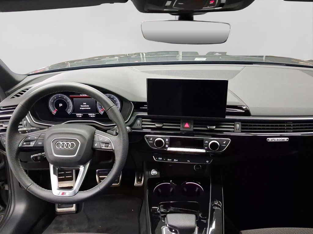 AUDI A4 2024