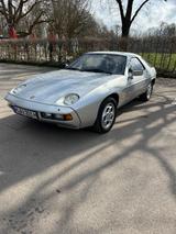 Porsche 928 aus Sammlung  - Porsche 928 mit Benzin-Antrieb: Coupe, Schaltgetriebe
