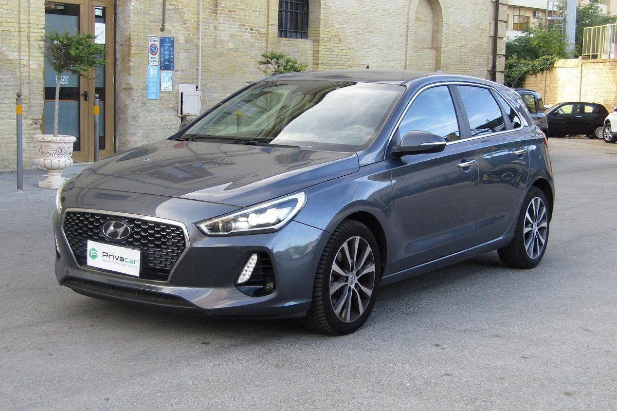 HYUNDAI i30