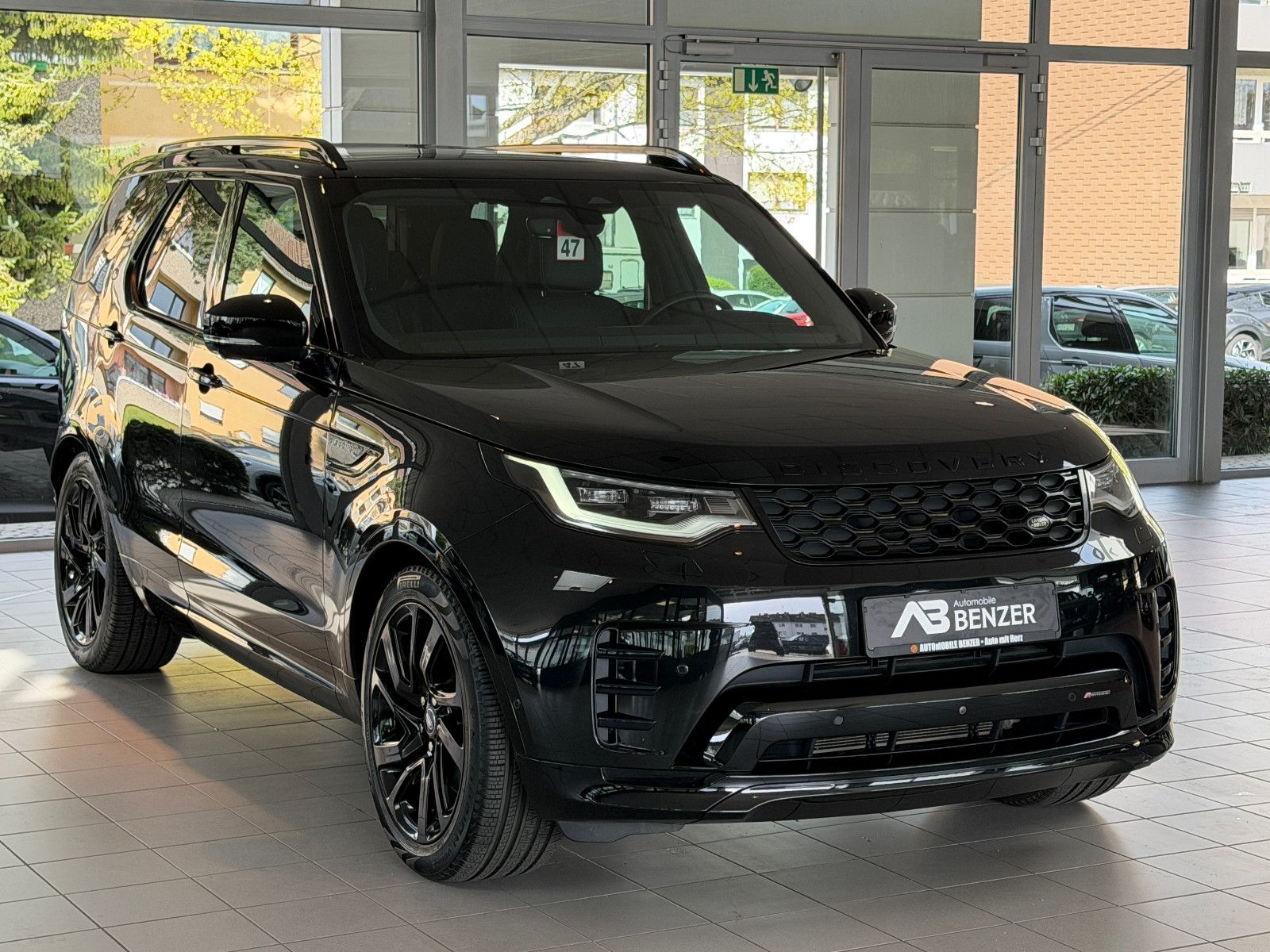 Fahrzeugabbildung Land Rover Discovery 5 R-Dynamic SE AWD/7-SITZER/360''KAM