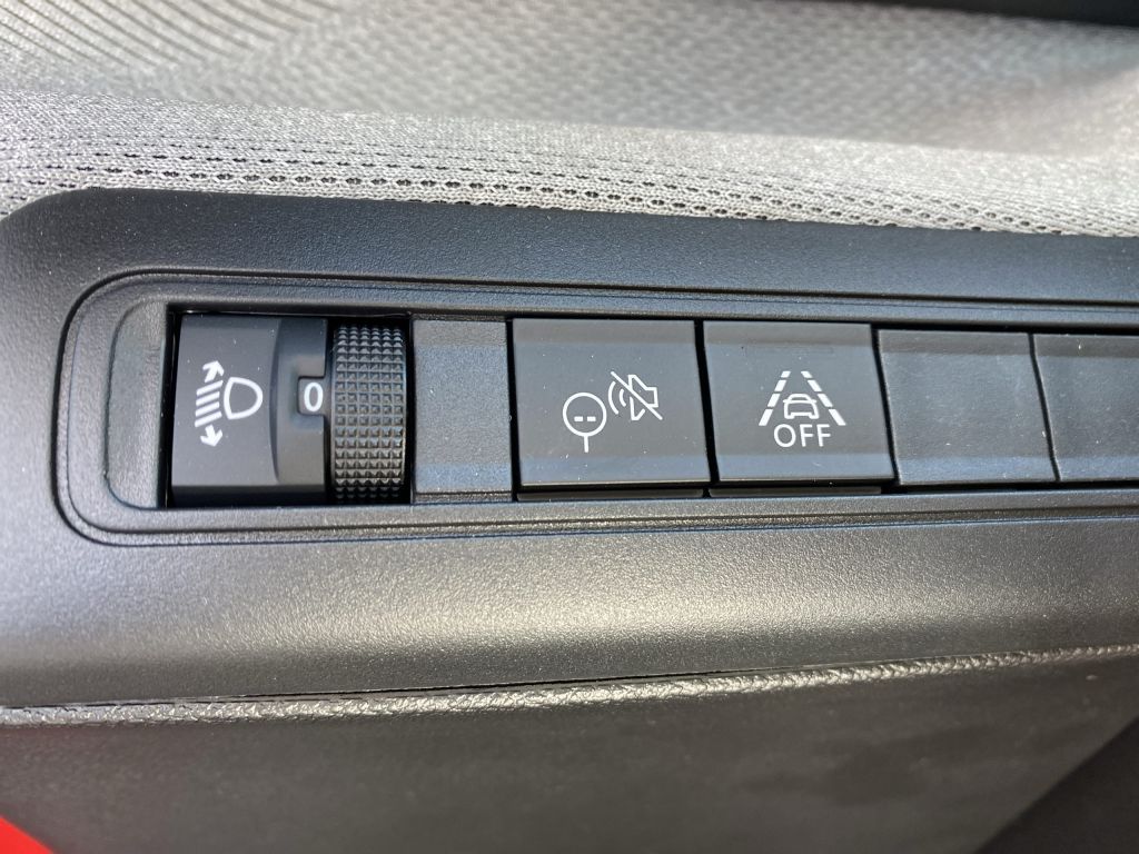 Fahrzeugabbildung Citroën C3 Hybrid 110 MAX *Sitzh*beh. Frontscheibe u Len