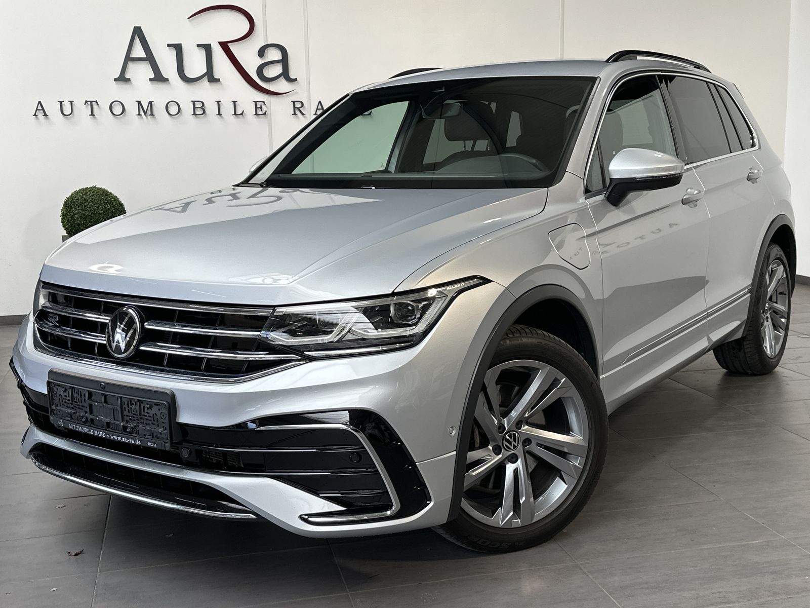Fahrzeugabbildung Volkswagen Tiguan 1.4 TSI eHybrid R-Line NAV+MATRIX+360°+PP