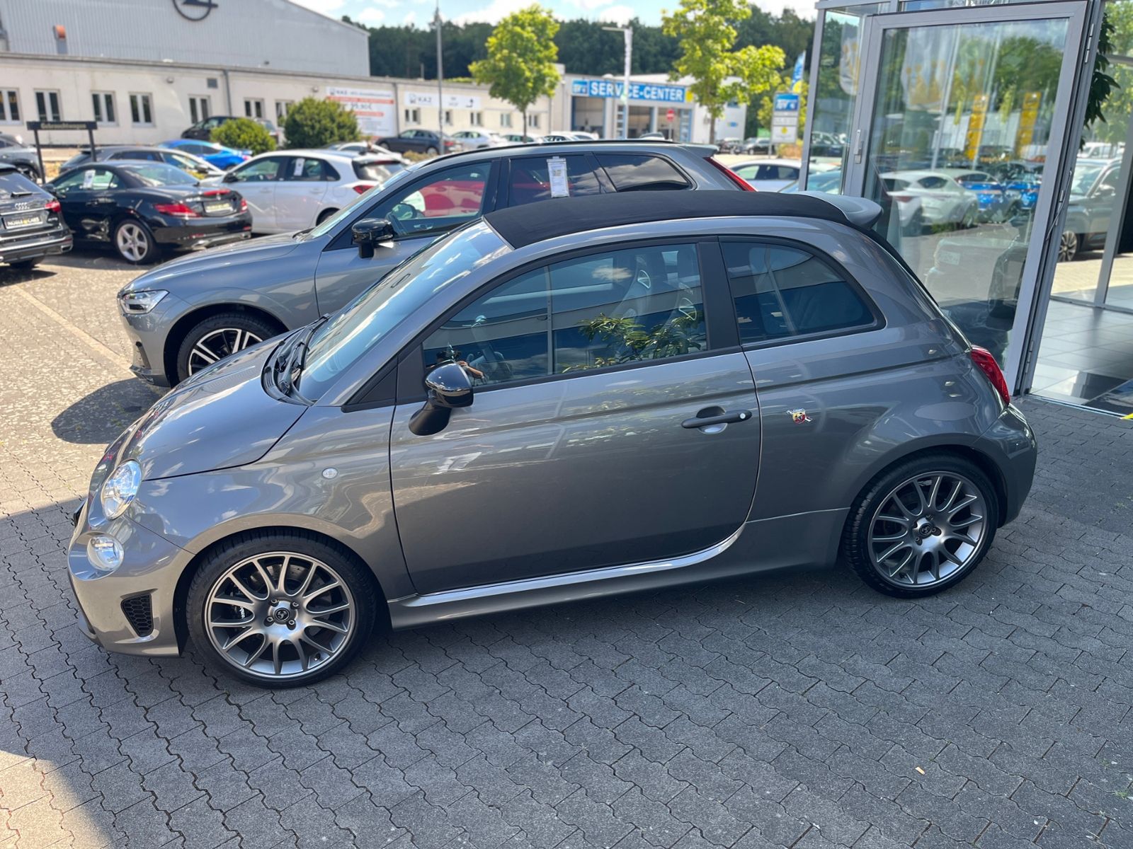 Fahrzeugabbildung Abarth 695C Turismo Aut. BEATS XENON NAVI