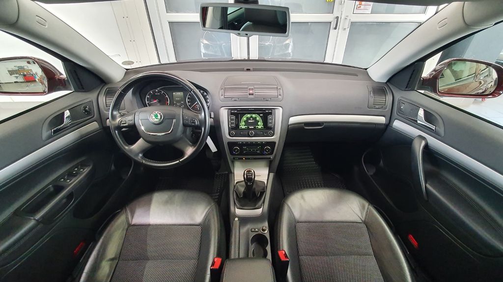 1.4 TSI Elegance Xenon NAVI 1.HAND PDC