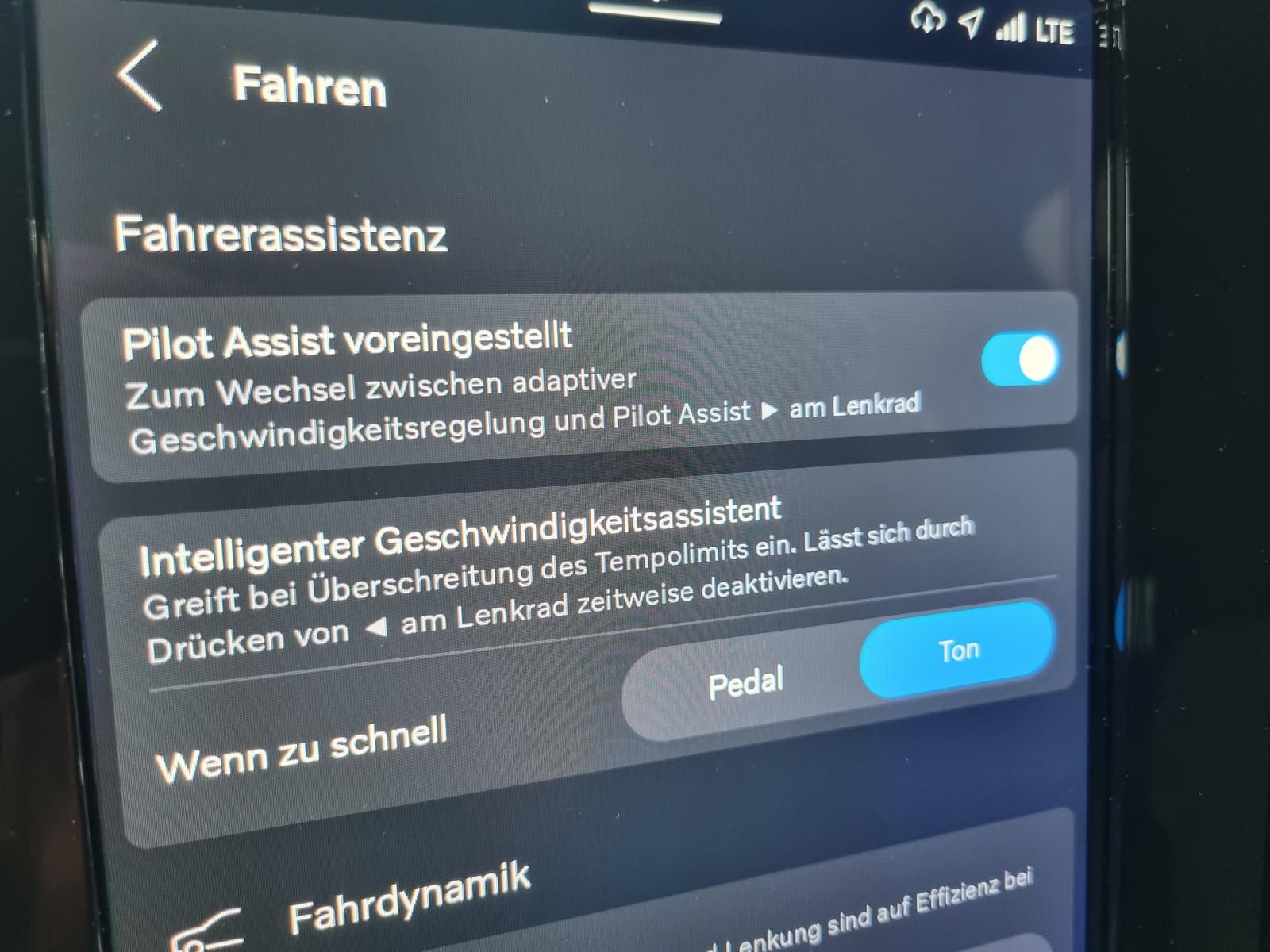 Fahrzeugabbildung Volvo XC40 B3 Plus Black Edition 'Standheizung'