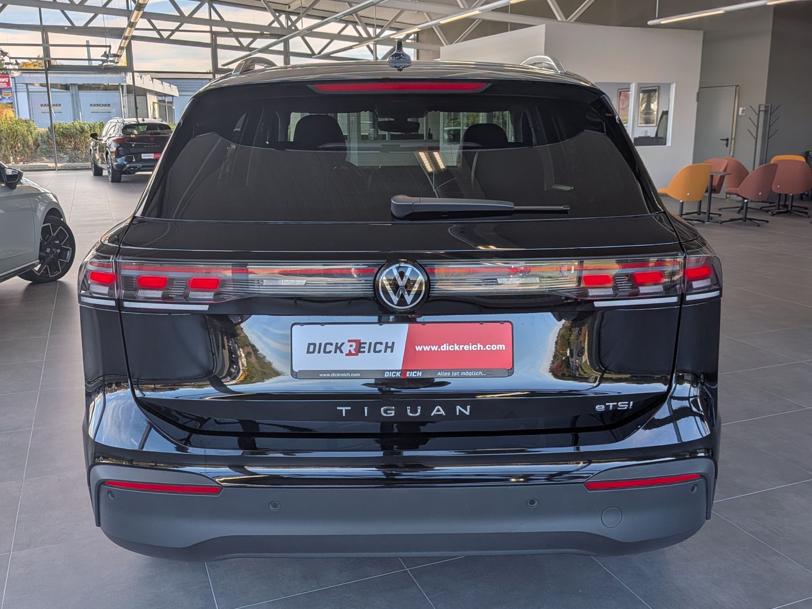 Fahrzeugabbildung Volkswagen Tiguan 1.5 eTSI ENERGY HD-Matrix 360 AHK 19