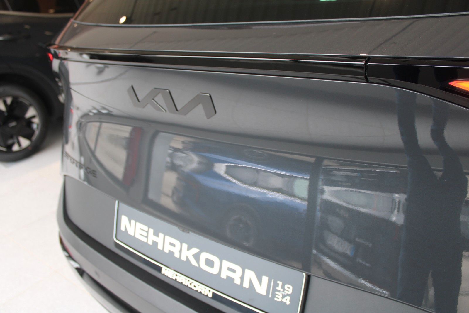 Fahrzeugabbildung Kia Sportage 1.6 T-GDI DCT Automatik Black Edition