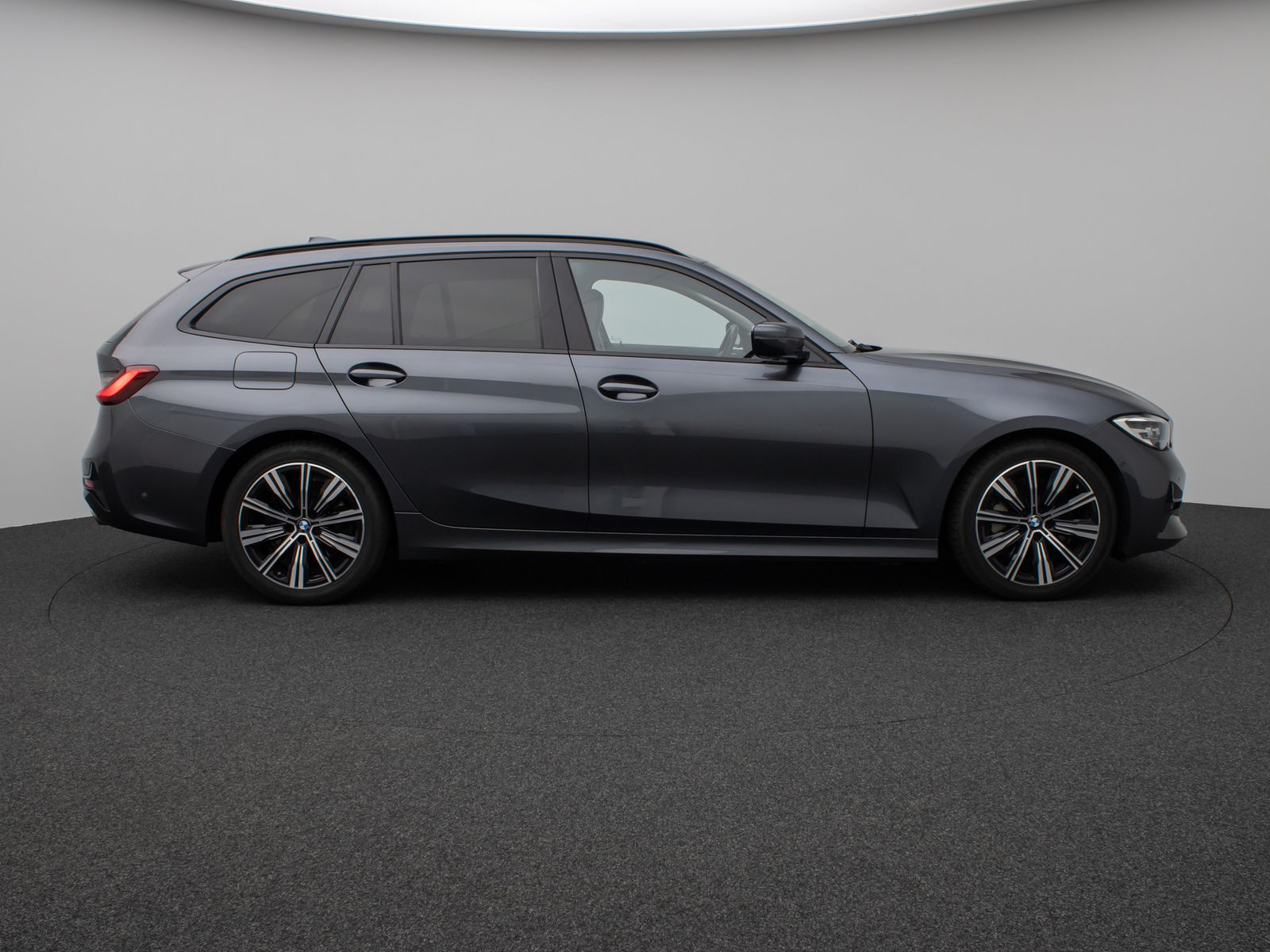 Fahrzeugabbildung BMW 330d xD Sport Line Kamera Lenkrhzg HUD DAB H/K