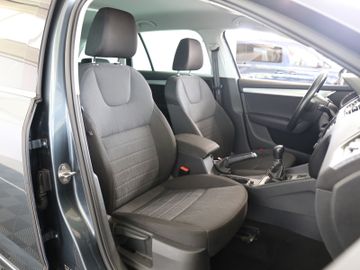 Skoda Octavia COMBI EDITION XENON PDC ANHÄNGERKUPPLUNG