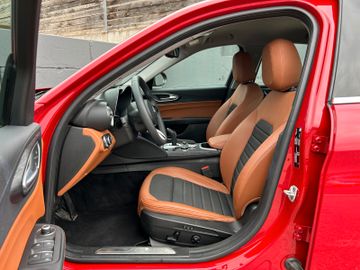 Fahrzeugabbildung Alfa Romeo Giulia 2.0T AT8 Super Kamera Leder AppleCarplay