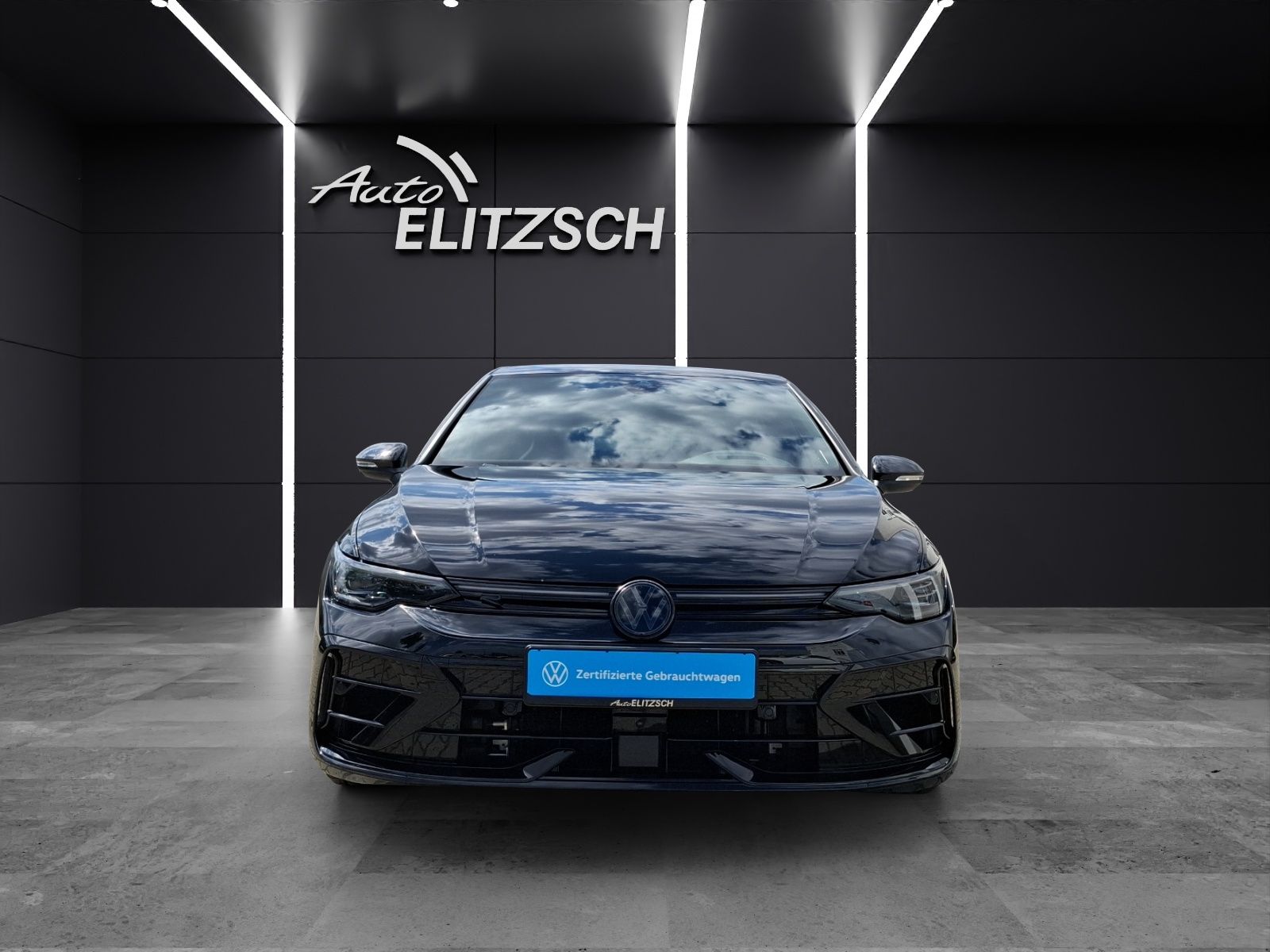 Fahrzeugabbildung Volkswagen Golf VIII R Performance Black-Edition Matrix Har