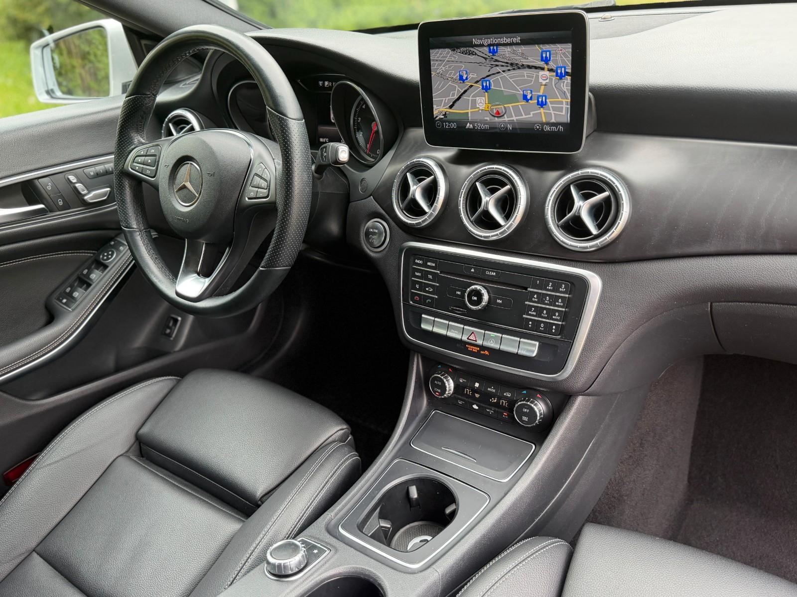 Mercedes-Benz CLA 250 Coupe *Leder *Navi *Kamera *Memory *LED