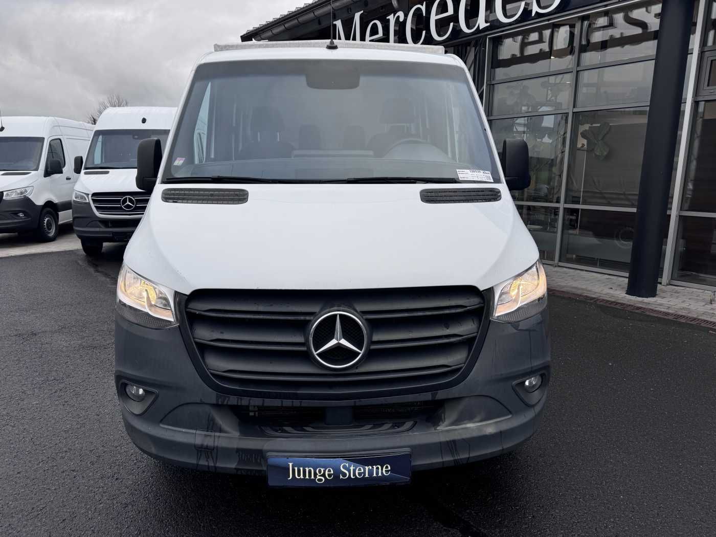 Fahrzeugabbildung Mercedes-Benz Sprinter 215 CDI DoKa 9G Klima AHK Tempomat SHZ