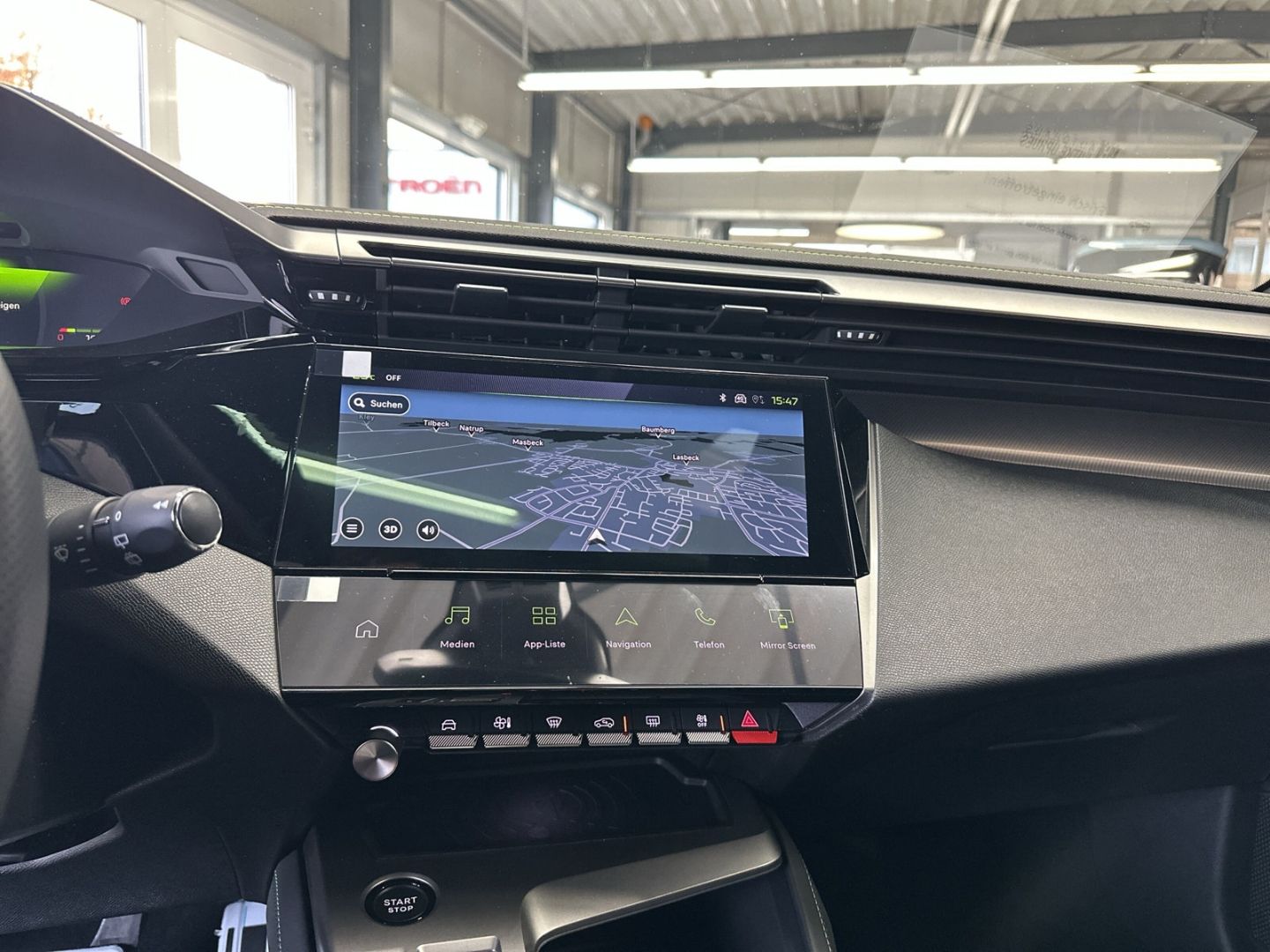 Fahrzeugabbildung Peugeot 308 SW GT Hybrid 145 e-DSC6 El. Panodach Navi