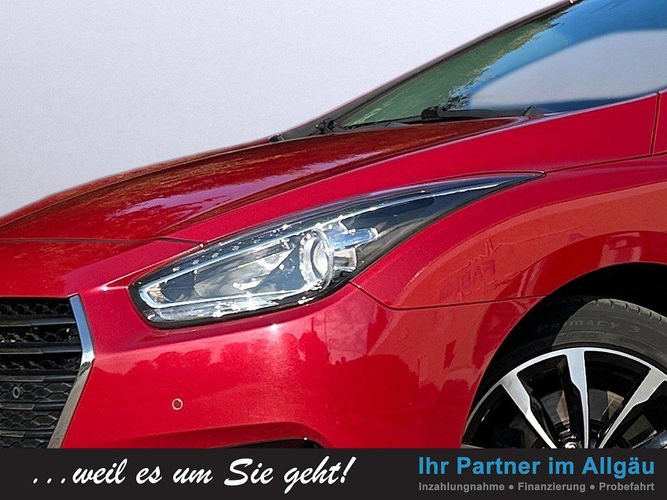Fahrzeugabbildung Hyundai i40 KOMBI 2.0 GDI STYLE NAV+KAMERA+PDC GARANTIE+