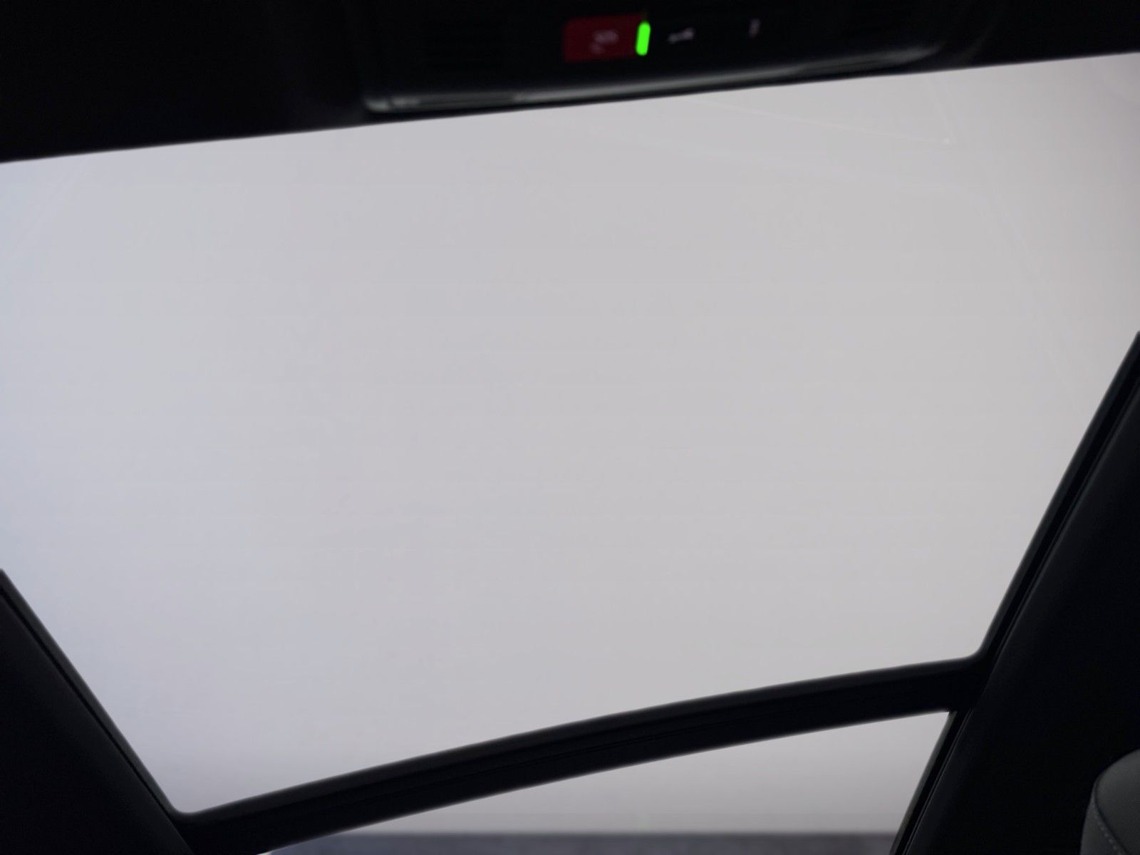 Fahrzeugabbildung Volkswagen Tiguan Elegance 4Motion 2.0 TDI