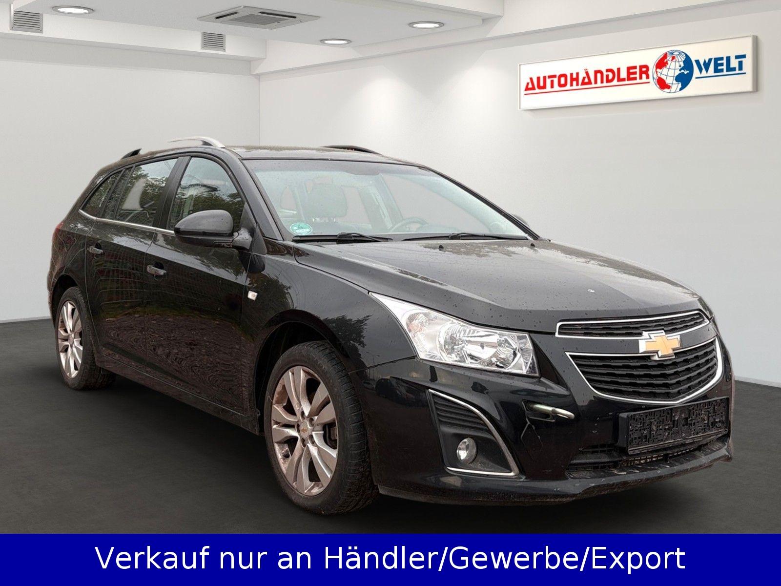Chevrolet Cruze 2012 — interior