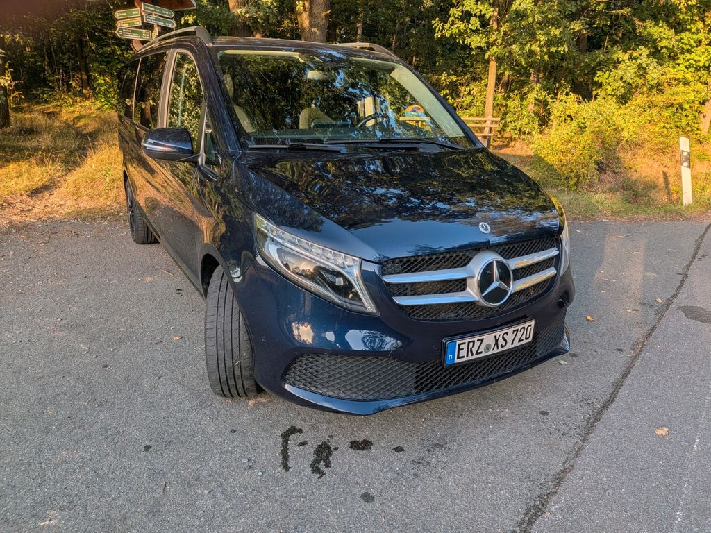 Image of Mercedes-Benz V 220